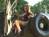 Fanny&Jeep revving